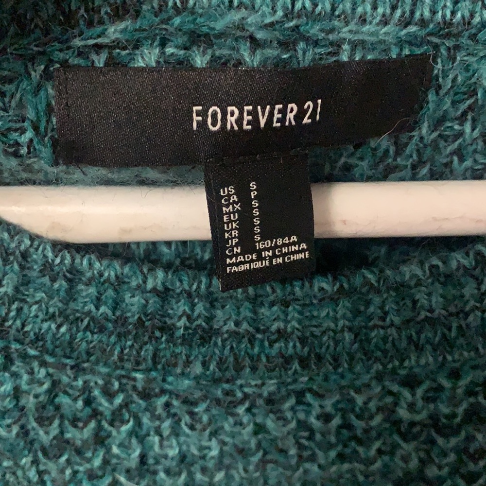 Forever 21 Sweater - Picture 3 of 5
